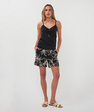 Load image into Gallery viewer, Shorts Flower Embroidery
