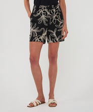 Load image into Gallery viewer, Shorts Flower Embroidery
