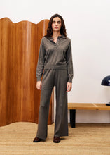 Load image into Gallery viewer, Chedid  Taupe Sweater
