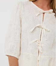 Load image into Gallery viewer, Embroidery Linen Blouse - Light Sand
